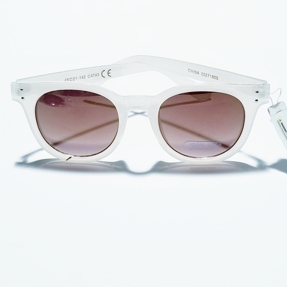 - New York &Company Round White Sunglasses